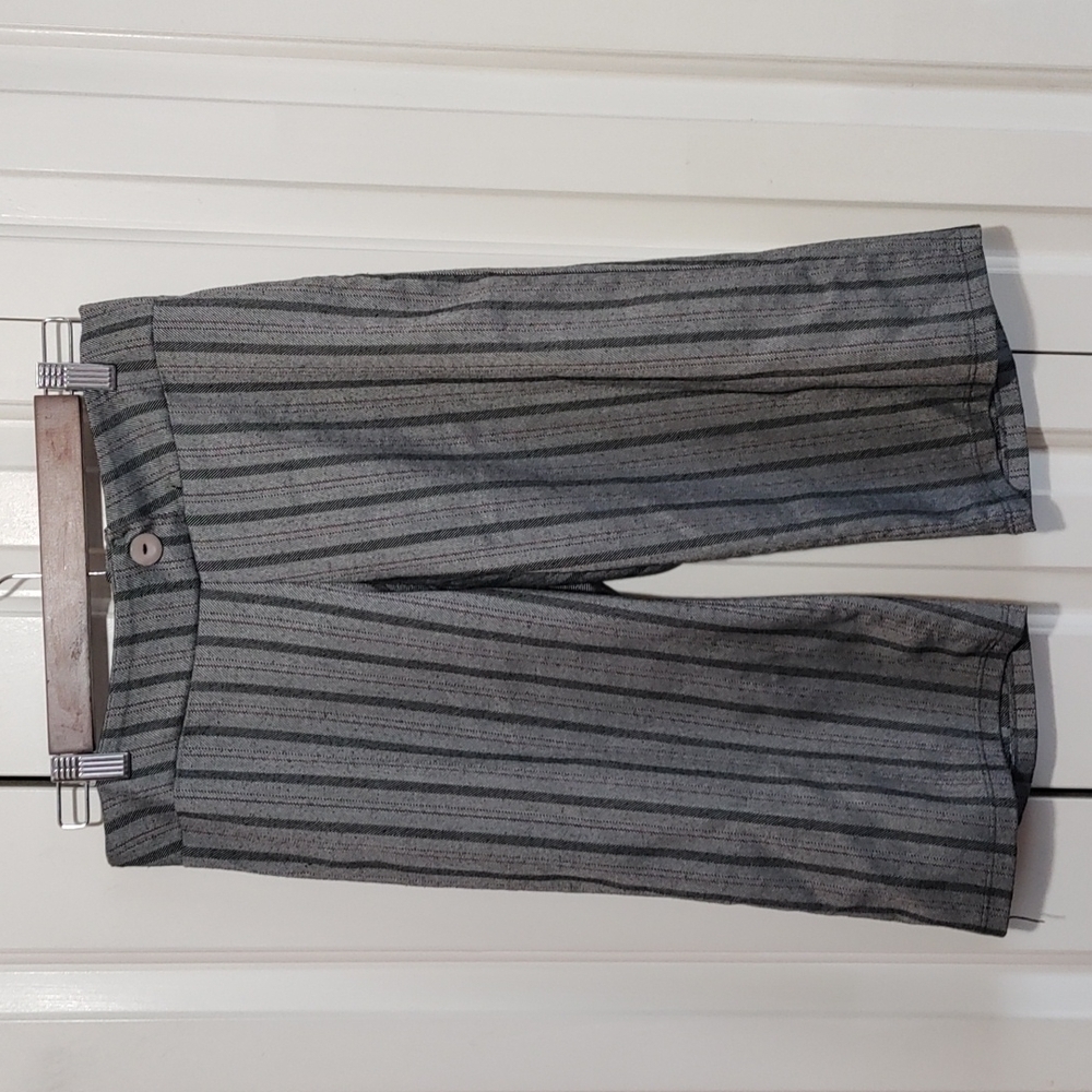 Born in America Casual Bermuda shorts women size Large